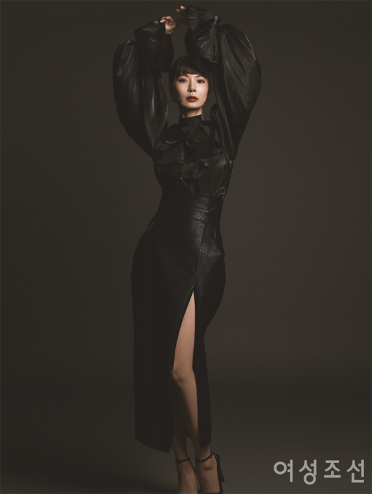 DINT CELEB<br><br> Magazine 'Women's Chosun'<br> Yoon So-yi<br><br> B9078, SK9116韓国