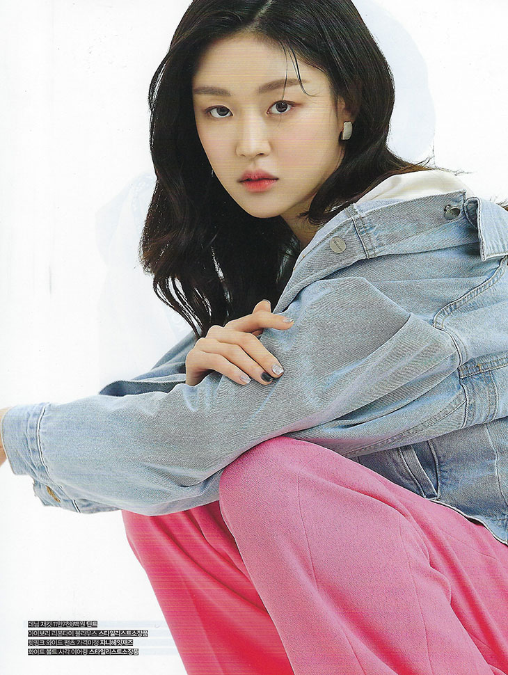 DINT CELEB<br><br> Magazine 'Queen'<br> Choi Seo-eun<br><br> J1201韓国